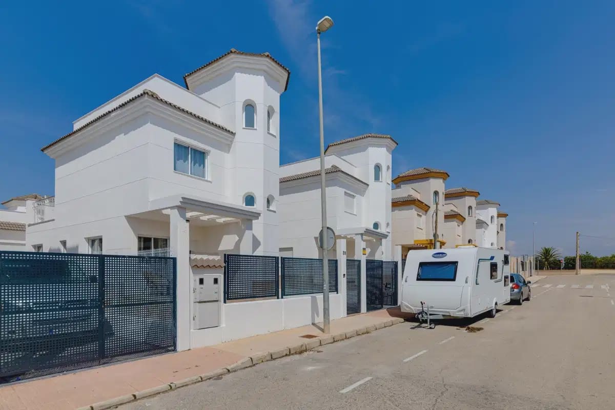 2 bedroom Semi-detached Villa for sale in San Fulgencio with pool garage - € 280,000 (Ref: 9932661)