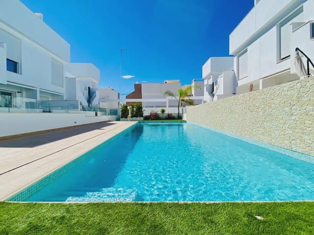 2 slaapkamer Bungalow te koop in Pilar de la Horadada ciudad, Pilar de la Horadada met zwembad garage - € 304.900 (Ref: 9941725)