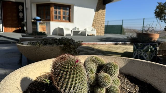 5 bedroom Villa for sale in Caspe with pool garage - € 795,000 (Ref: 8840298)