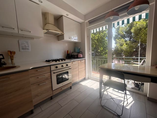 4 soveværelse Lejlighed til salg i Centro Urbano, Dénia - € 214.000 (Ref: 10002486)