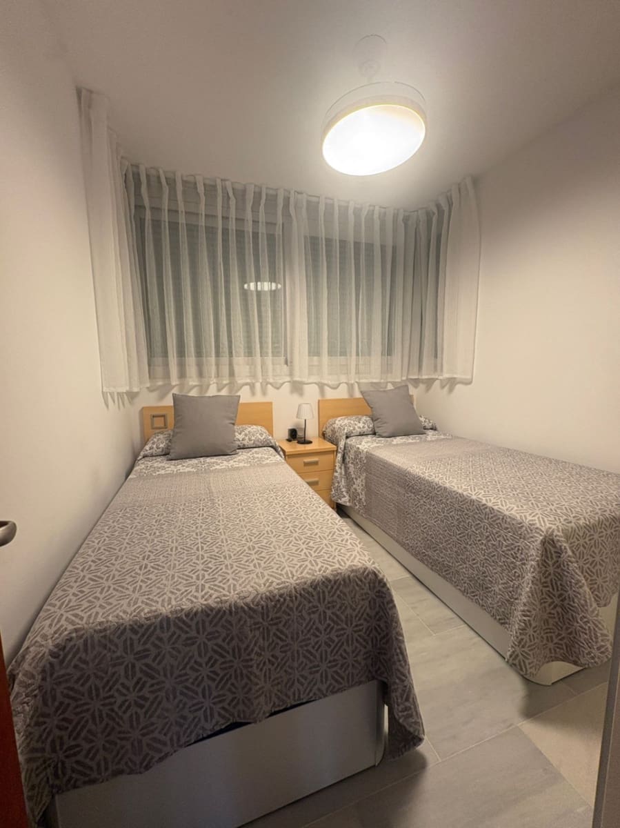 2 bedroom Apartment for rent in Denia with pool garage - € 1,000 (Ref: 10117136)