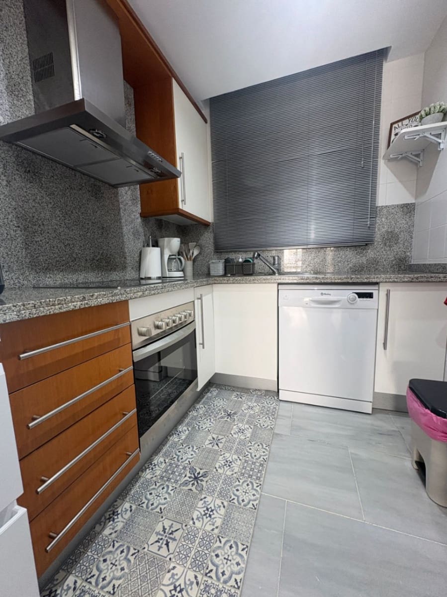 2 bedroom Apartment for rent in Denia with pool garage - € 1,000 (Ref: 10117136)