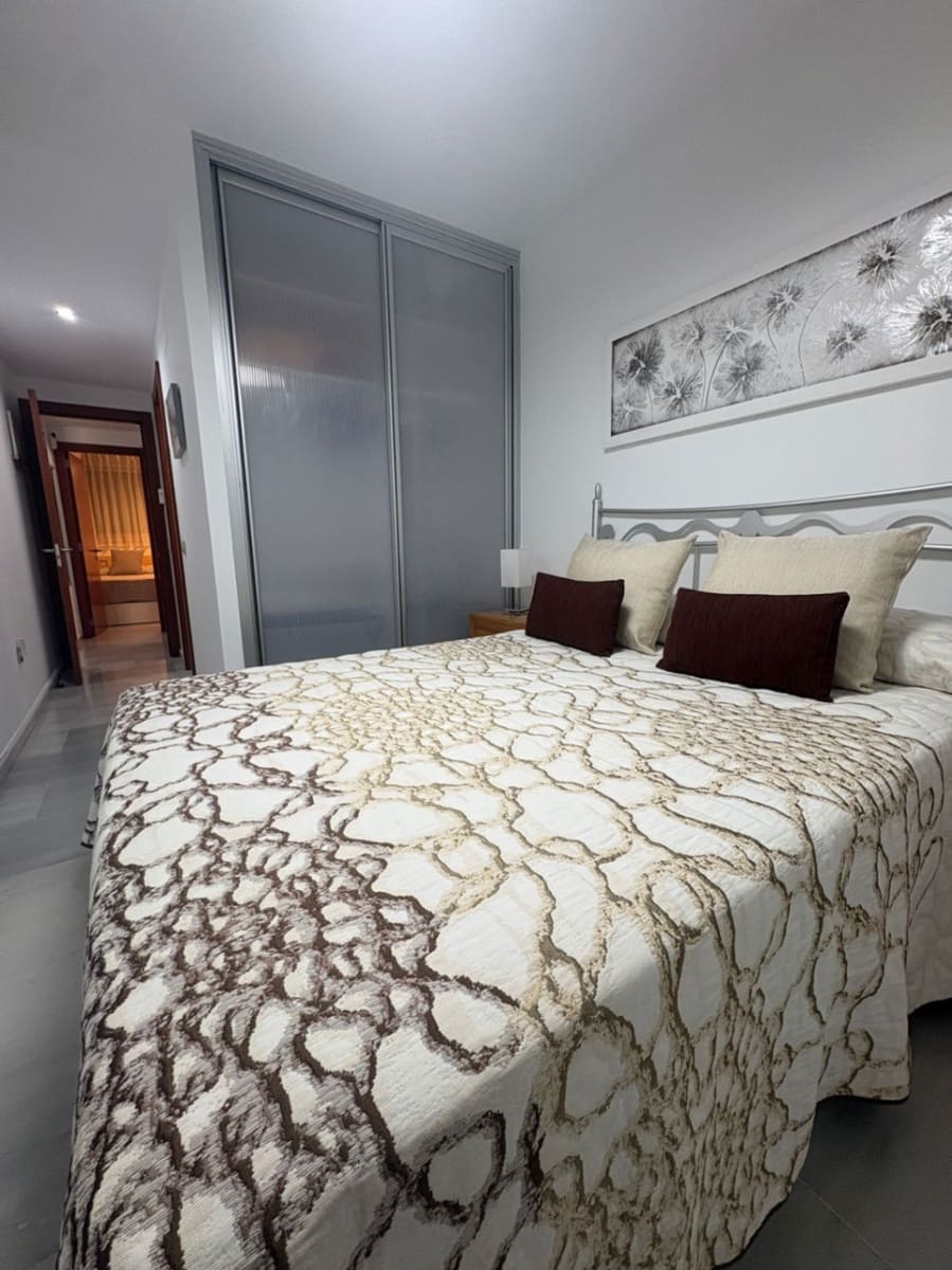 2 bedroom Apartment for rent in Denia with pool garage - € 1,000 (Ref: 10117136)