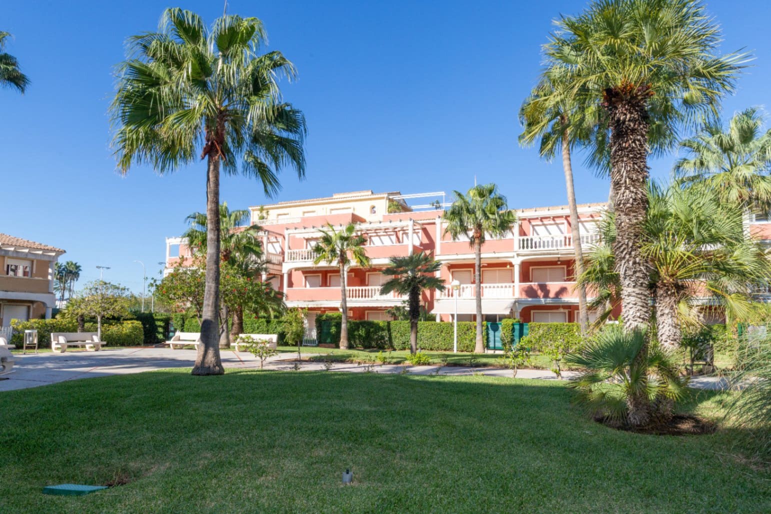 Apartamento de 2 habitaciones en Dénia en venta con piscina garaje - 309.000 € (Ref: 10179214)
