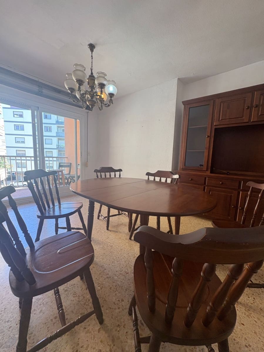 Piso de 3 habitaciones en Dénia en venta - 164.000 € (Ref: 9425902)