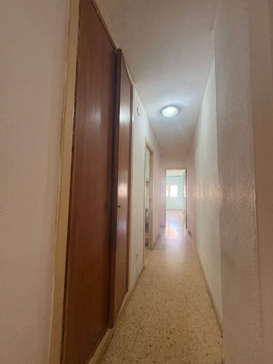 Piso de 3 habitaciones en Dénia en venta - 164.000 € (Ref: 9425902)