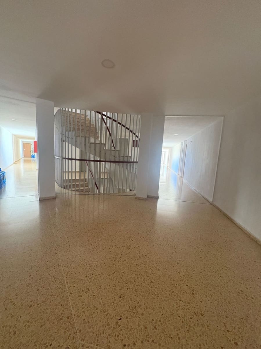 Piso de 3 habitaciones en Dénia en venta - 164.000 € (Ref: 9425902)