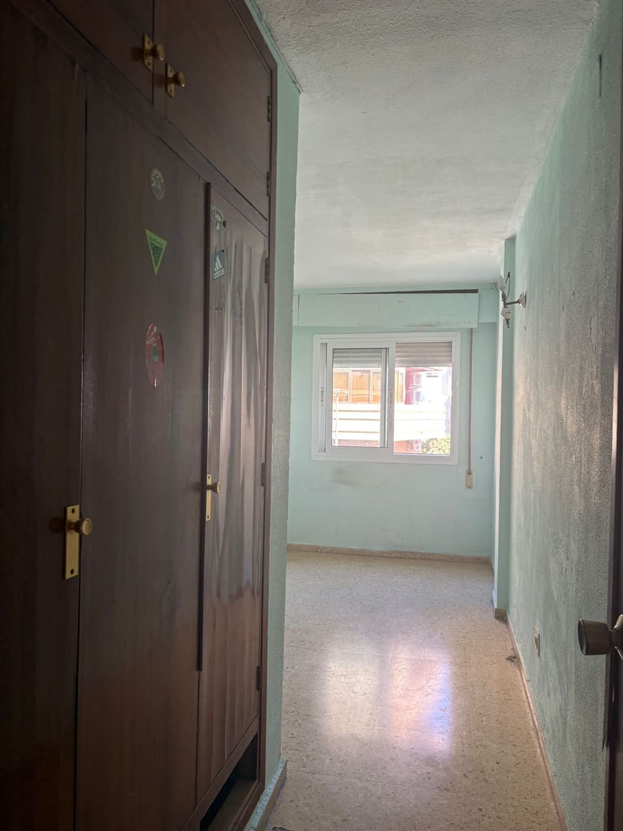 Piso de 3 habitaciones en Dénia en venta - 164.000 € (Ref: 9425902)