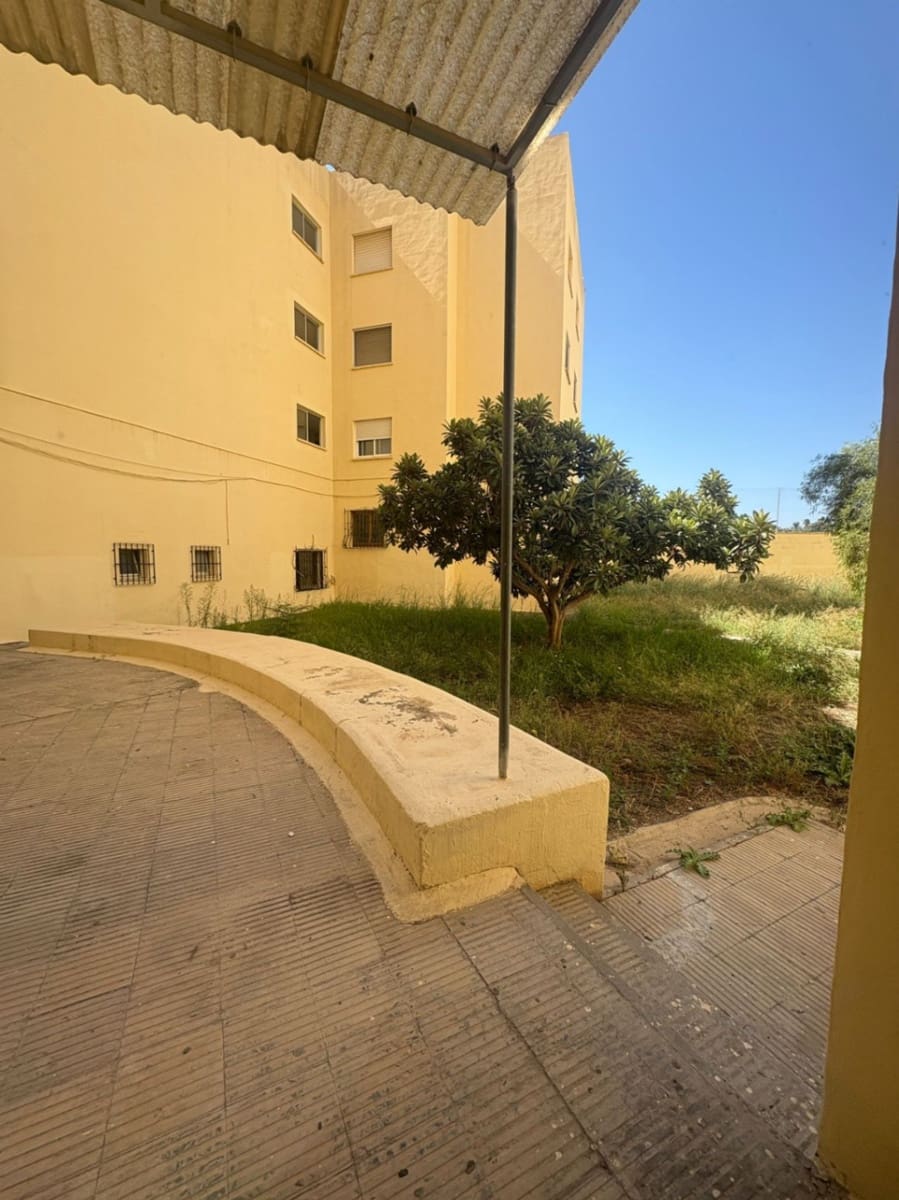 Piso de 3 habitaciones en Dénia en venta - 164.000 € (Ref: 9425902)