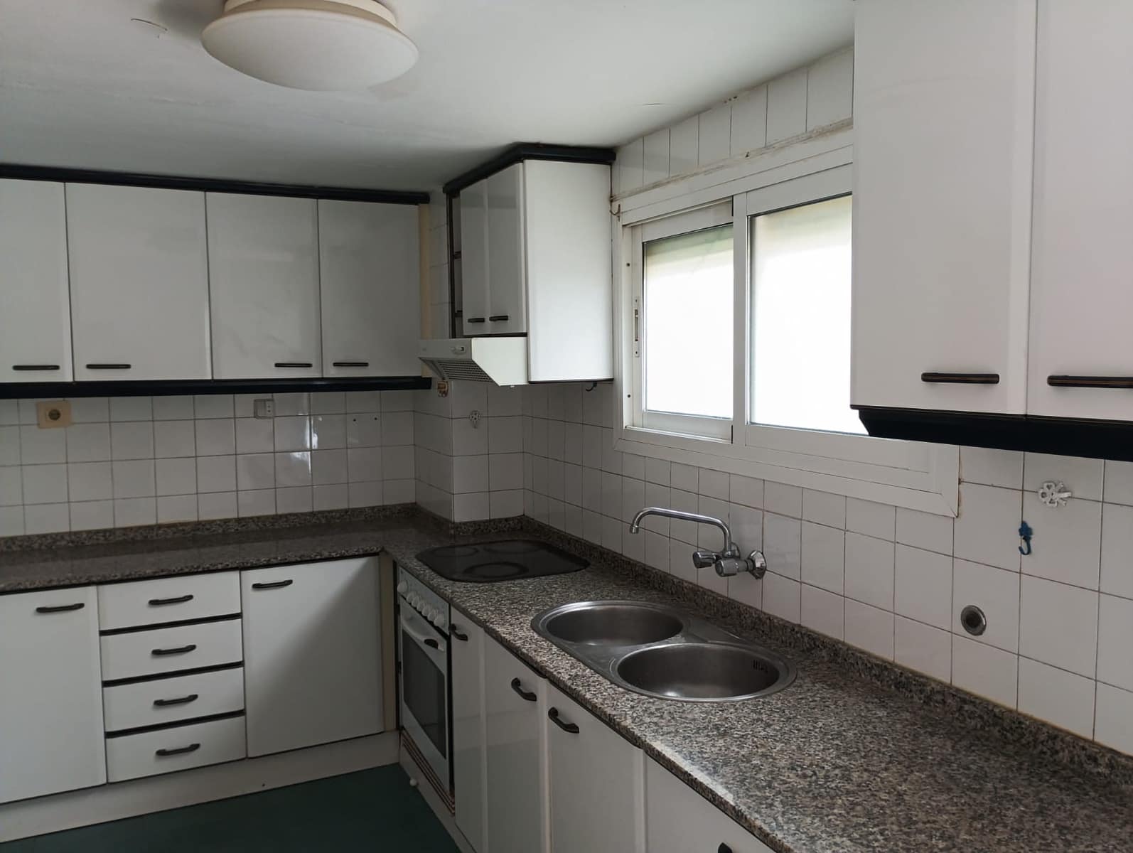 Piso de 3 habitaciones en Dénia en venta - 164.000 € (Ref: 9425902)