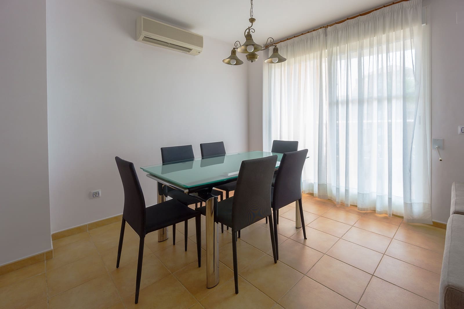 2 soveværelse Lejlighed til leje i Denia med swimmingpool garage - € 750 (Ref: 9425903)