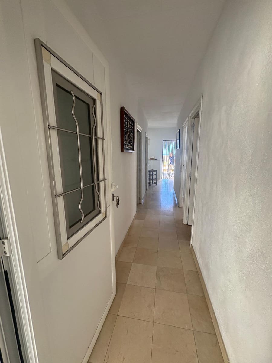 3 slaapkamer Rijtjeshuis te koop in Denia met garage - € 450.000 (Ref: 9425911)