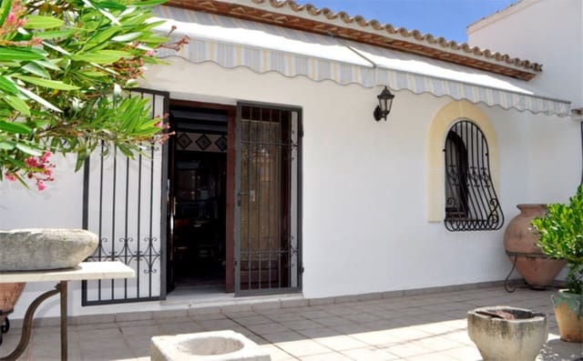 3 bedroom Villa for sale in Dénia with pool garage - € 900,000 (Ref: 9425917)