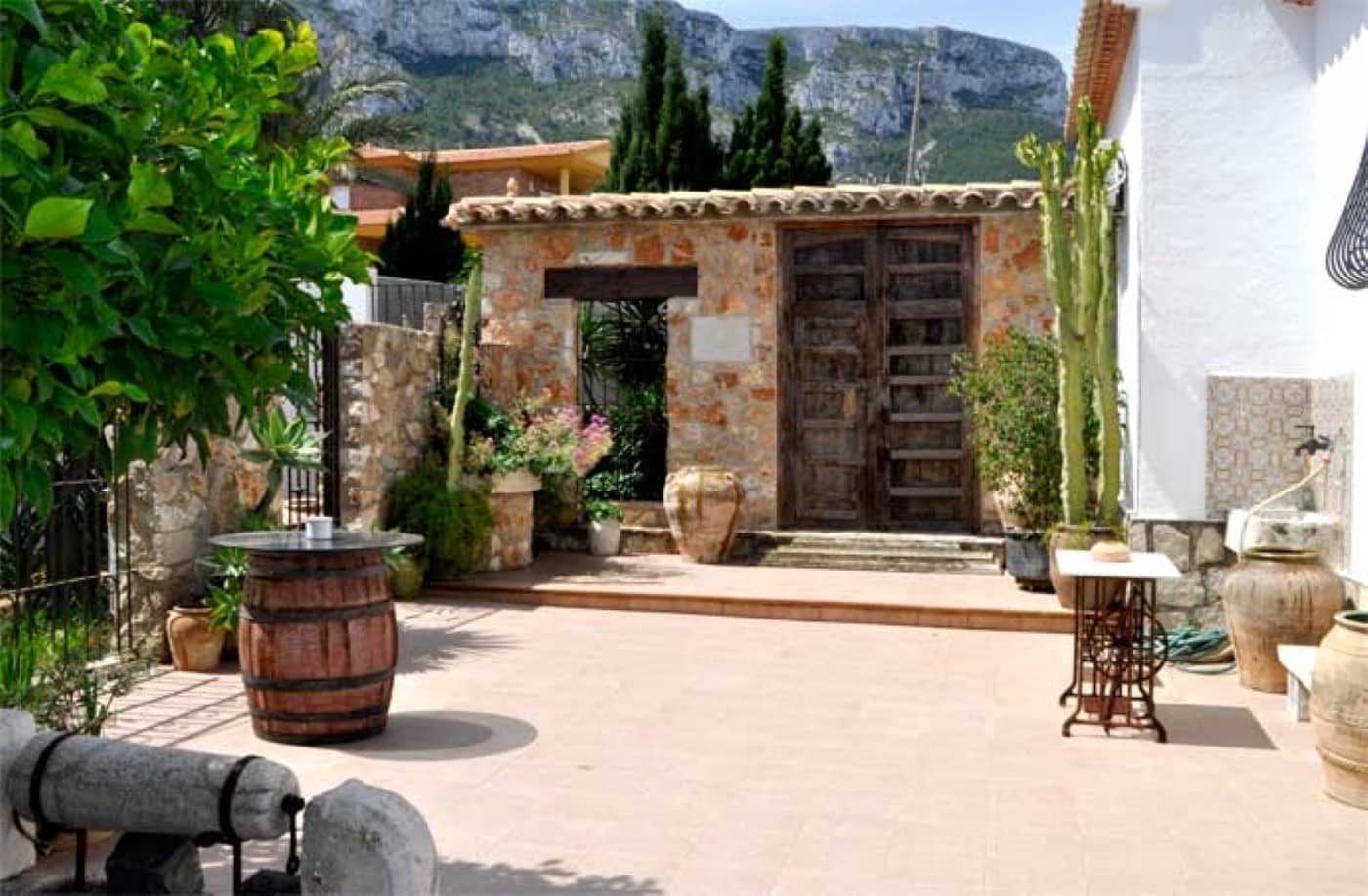 3 bedroom Villa for sale in Denia with pool garage - € 900,000 (Ref: 9425917)