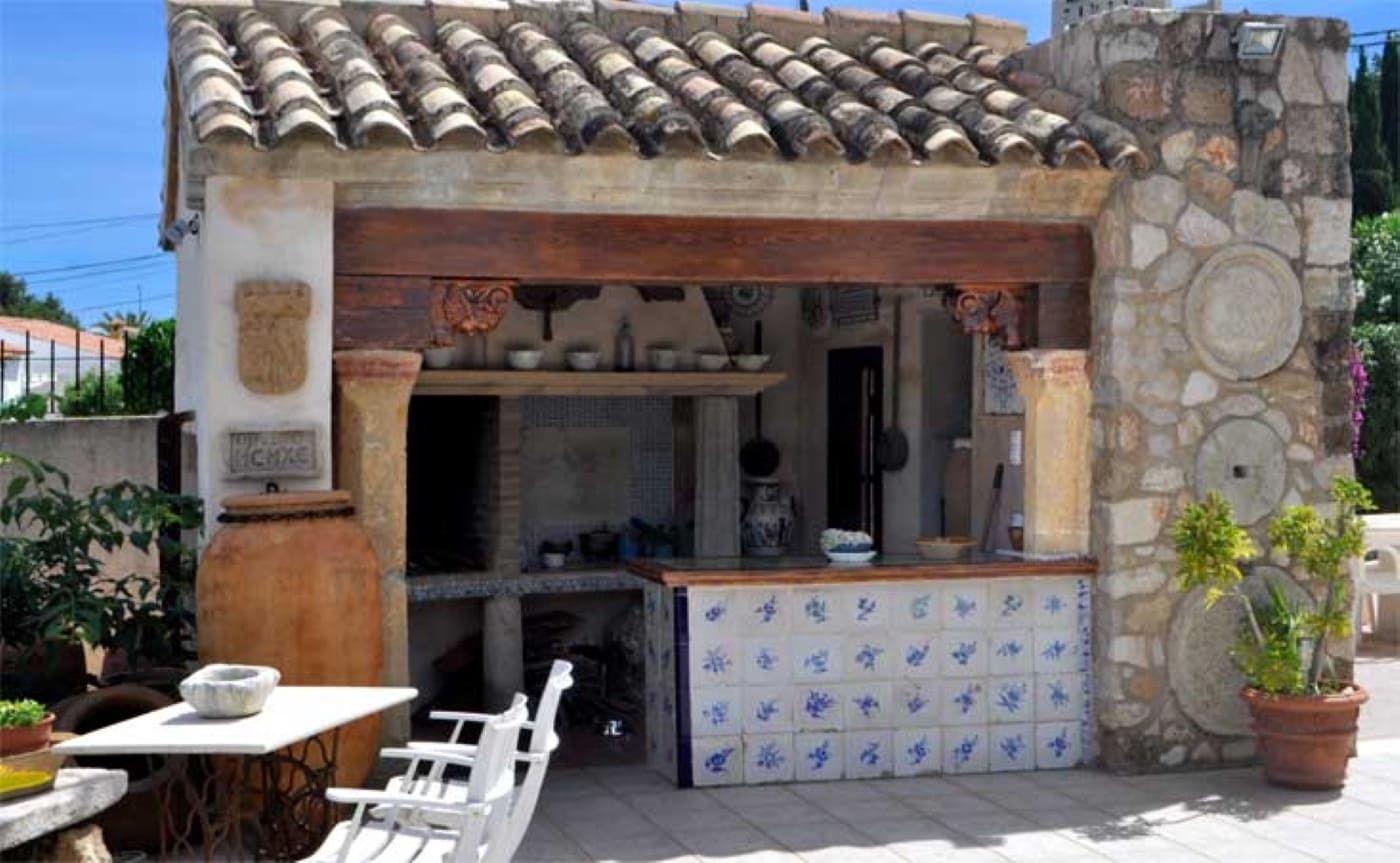 3 bedroom Villa for sale in Denia with pool garage - € 900,000 (Ref: 9425917)