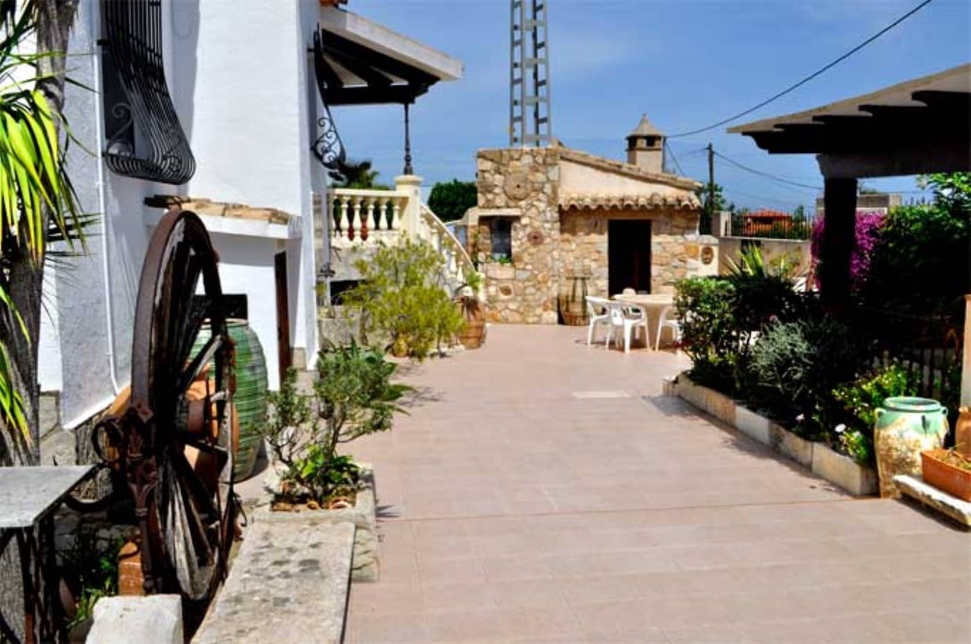 3 bedroom Villa for sale in Denia with pool garage - € 900,000 (Ref: 9425917)