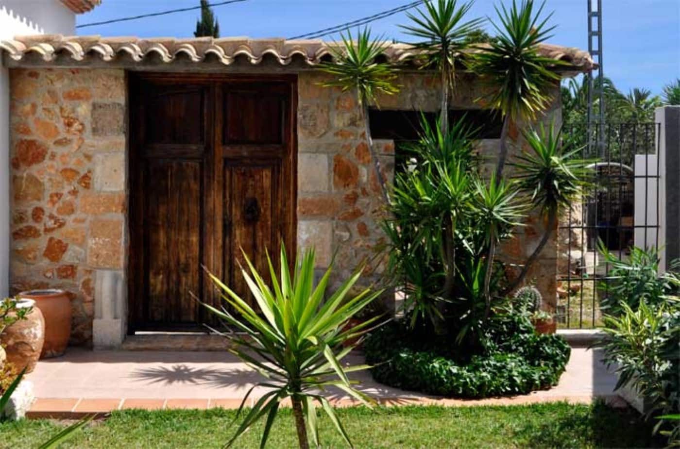 3 bedroom Villa for sale in Denia with pool garage - € 900,000 (Ref: 9425917)