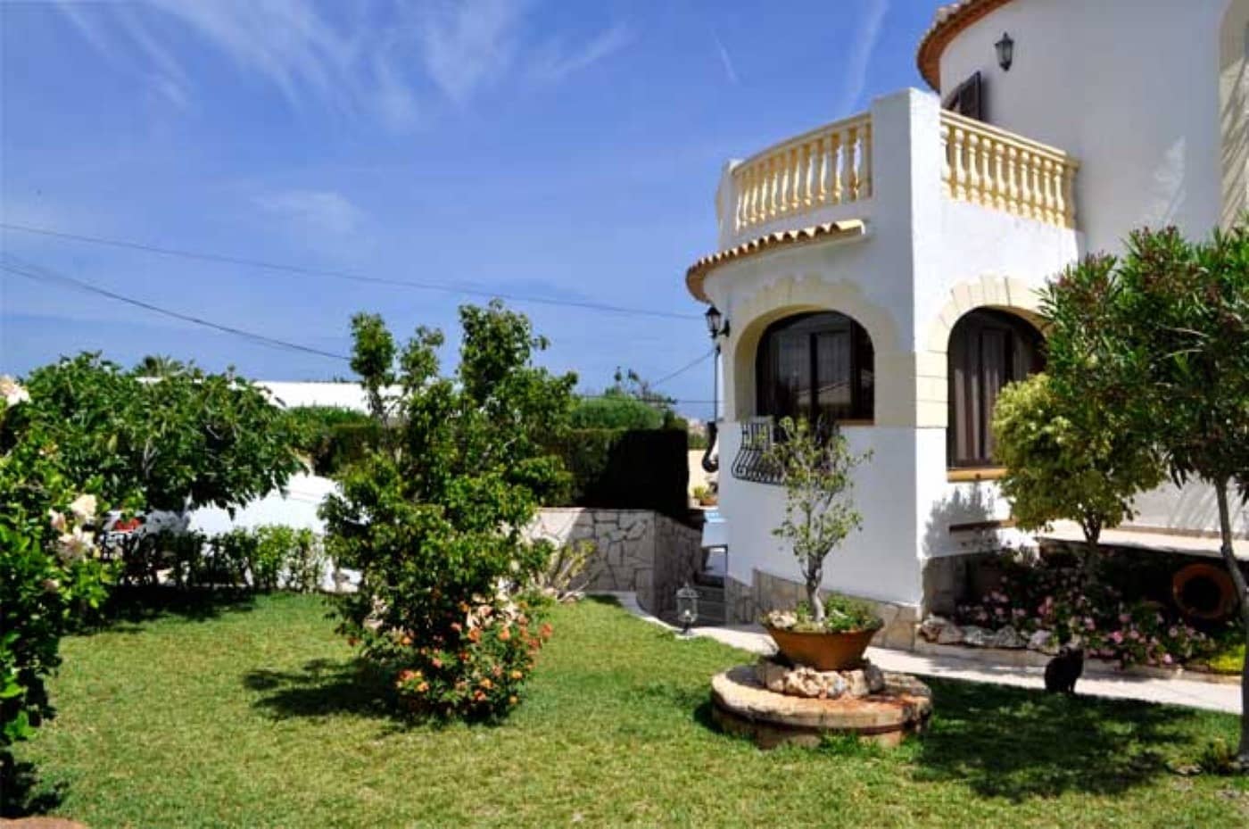 3 bedroom Villa for sale in Denia with pool garage - € 900,000 (Ref: 9425917)