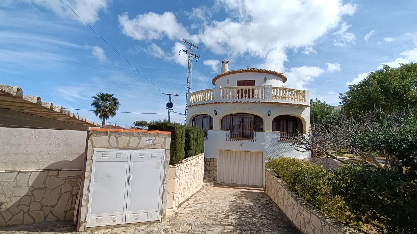 3 bedroom Villa for sale in Denia with pool garage - € 900,000 (Ref: 9425917)