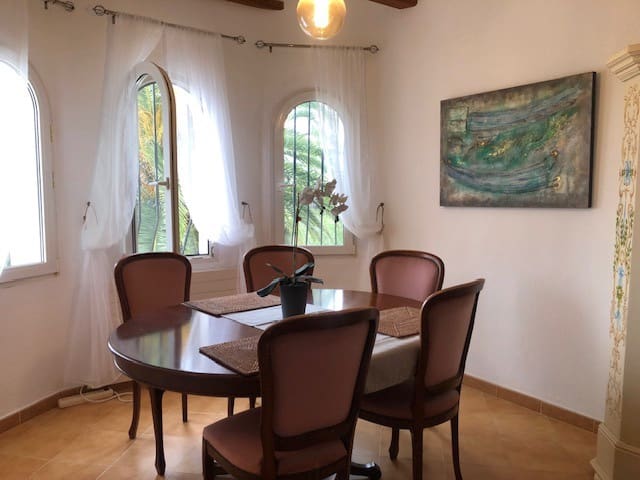 Chalet de 4 habitaciones en Dénia en venta con piscina garaje - 595.000 € (Ref: 9451750)