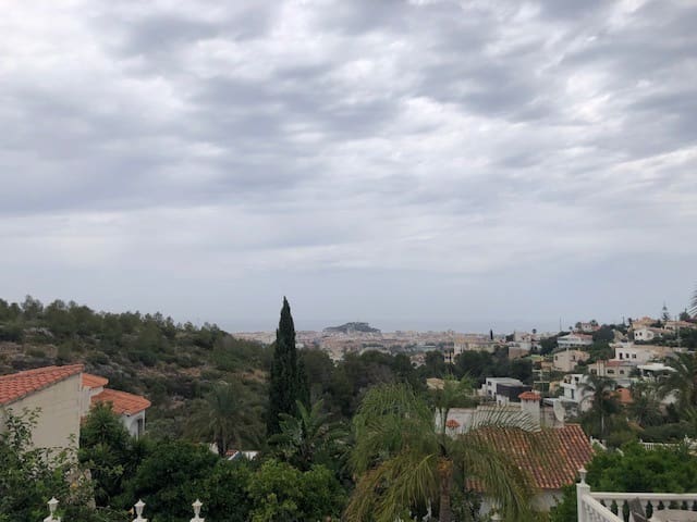 Chalet de 4 habitaciones en Dénia en venta con piscina garaje - 595.000 € (Ref: 9451750)