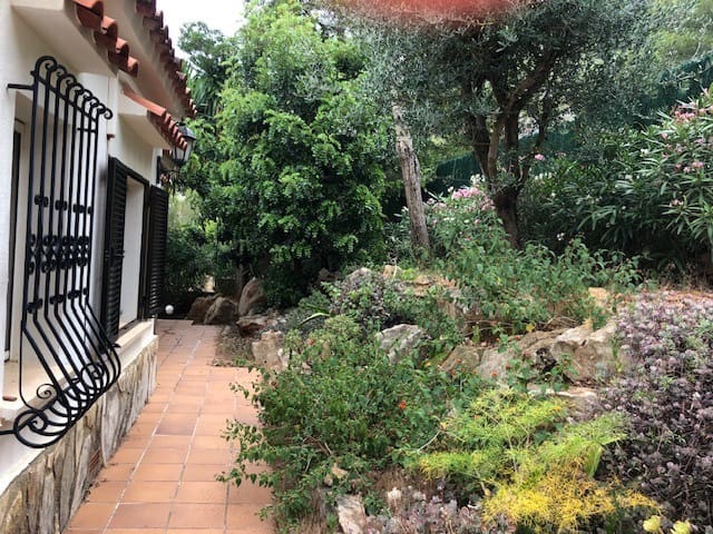 Chalet de 4 habitaciones en Dénia en venta con piscina garaje - 595.000 € (Ref: 9451750)