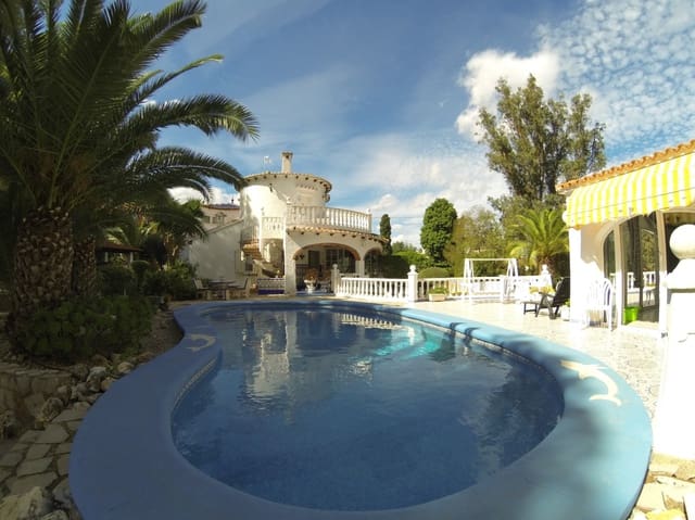 6 bedroom Villa for sale in Dénia with pool garage - € 790,000 (Ref: 9451753)