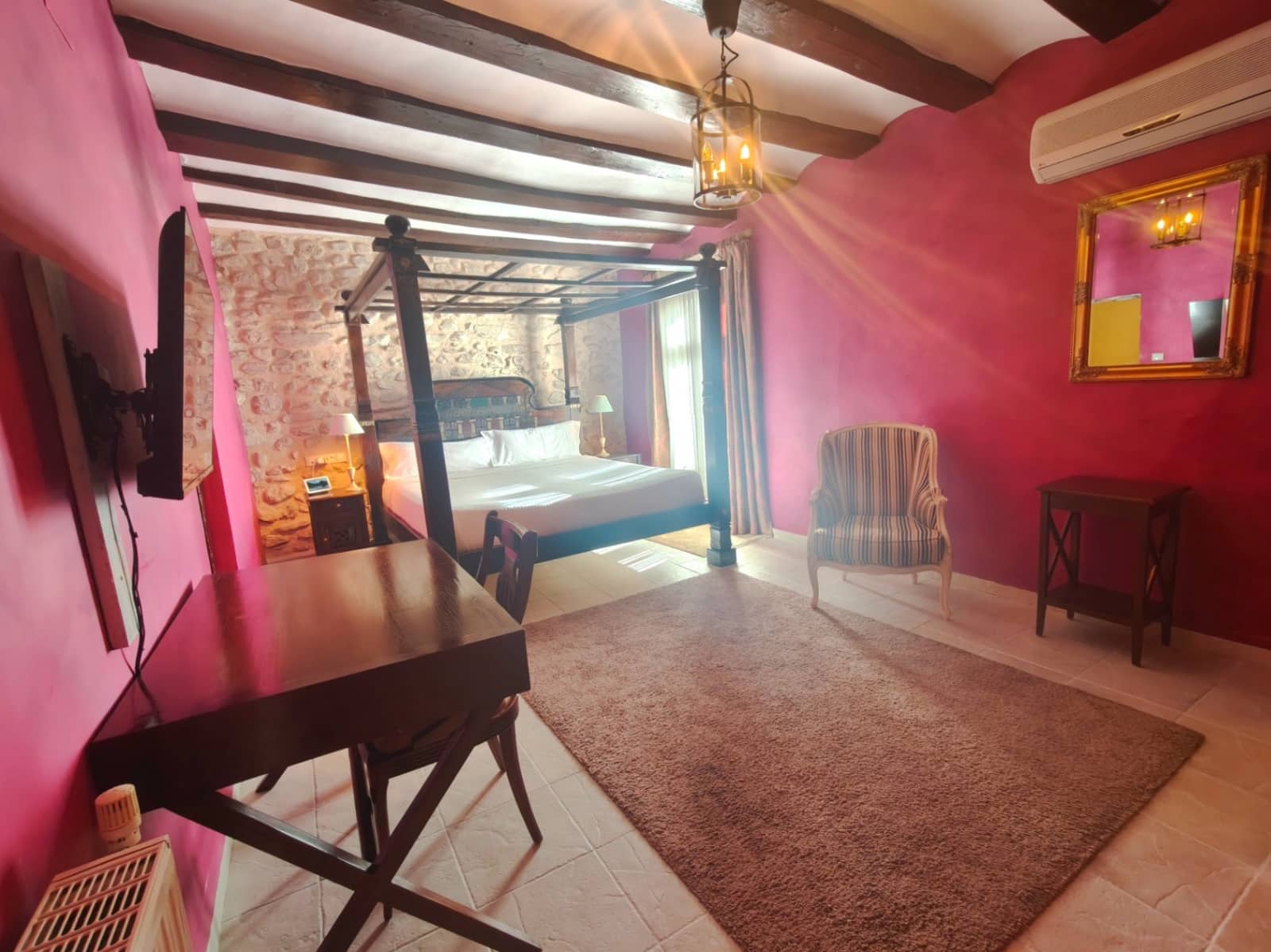 Hotel de 8 habitaciones en Vall de Gallinera en venta - 799.000 € (Ref: 9519754)