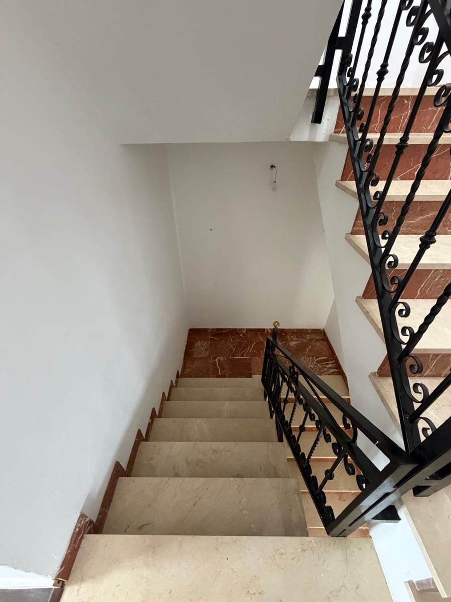 3 soveværelse Rækkehus til salg i Els Poblets med garage - € 395.000 (Ref: 9535042)