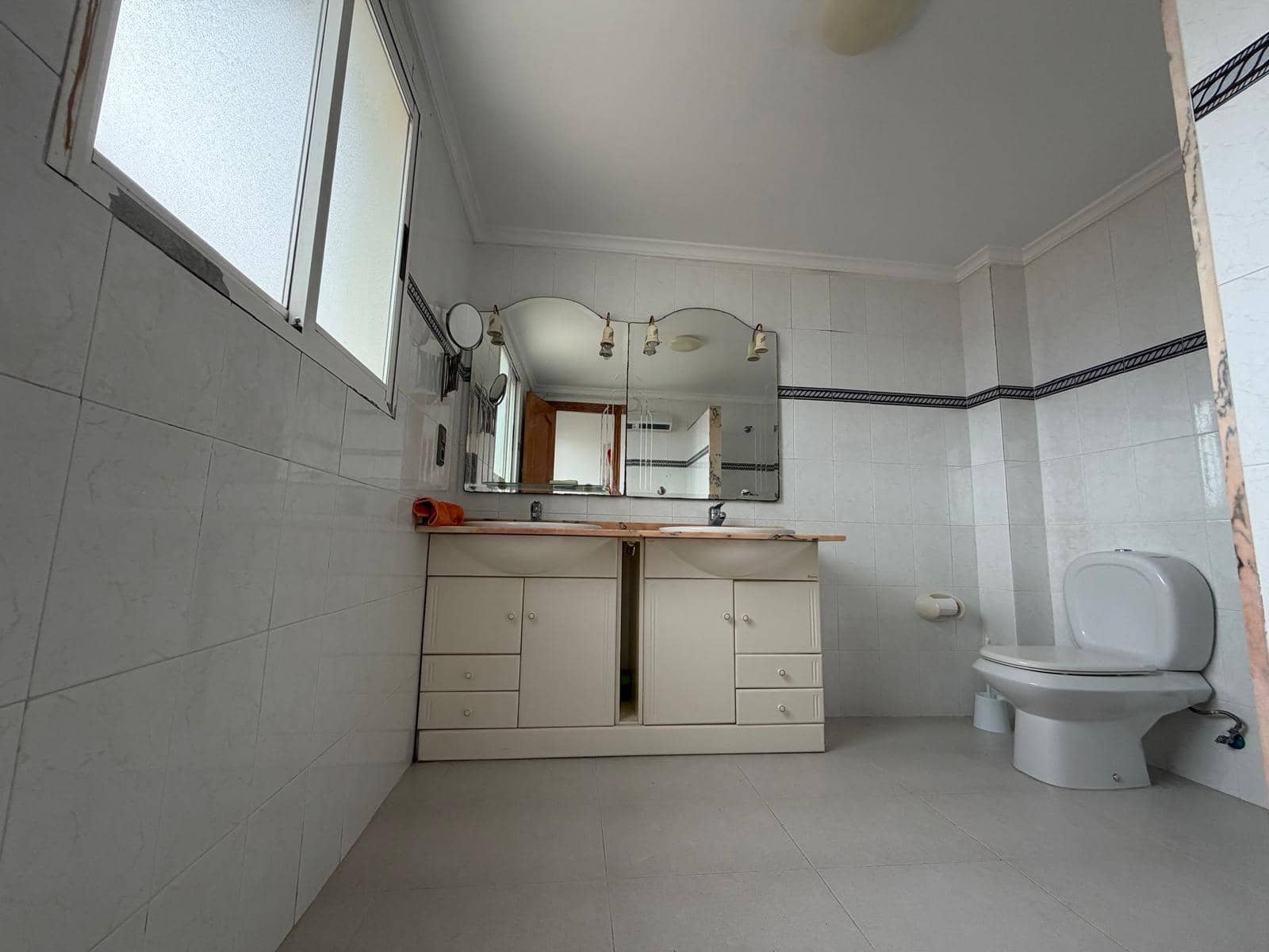 3 soveværelse Rækkehus til salg i Els Poblets med garage - € 395.000 (Ref: 9535042)