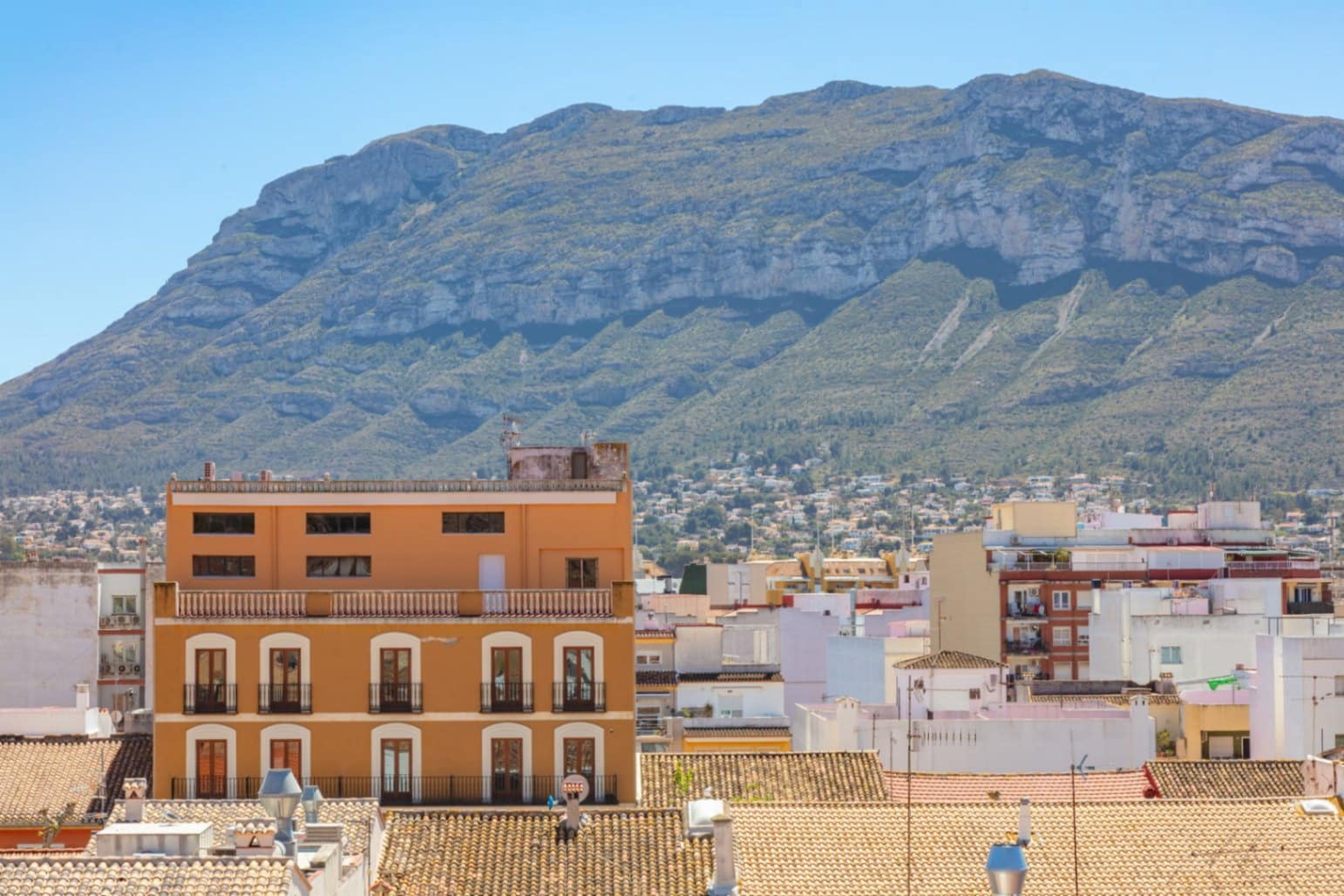 5 bedroom Penthouse for sale in Denia with garage - € 620,000 (Ref: 9535053)