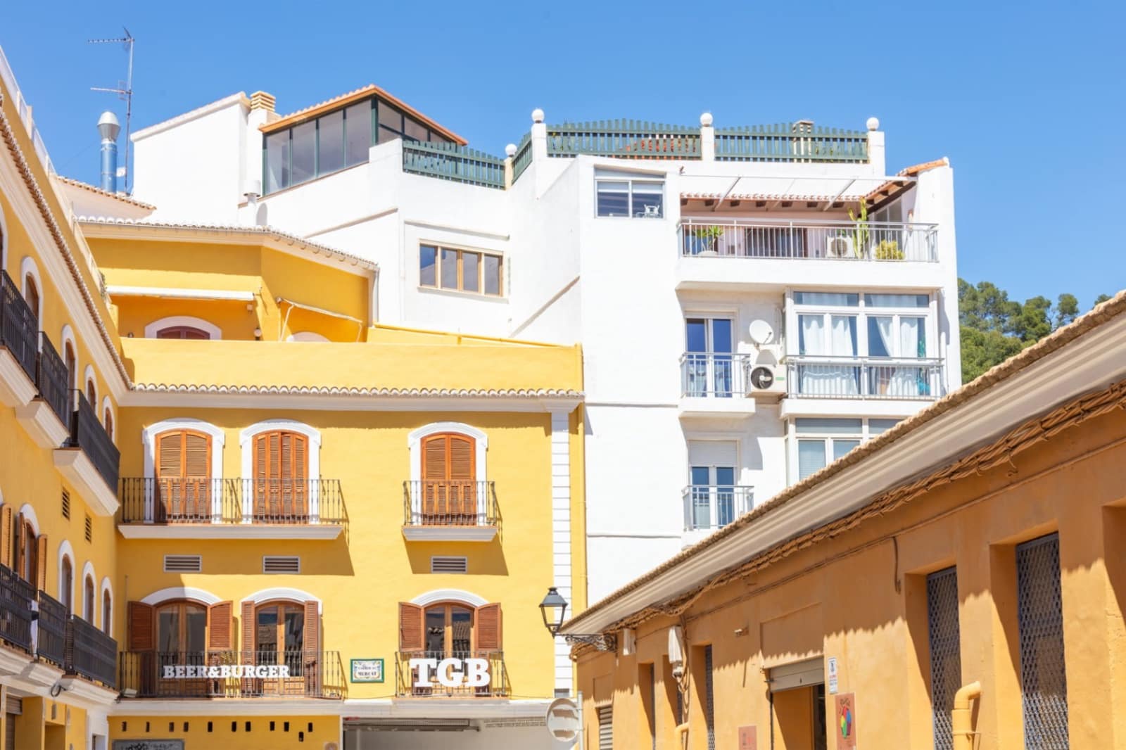 5 bedroom Penthouse for sale in Denia with garage - € 620,000 (Ref: 9535053)