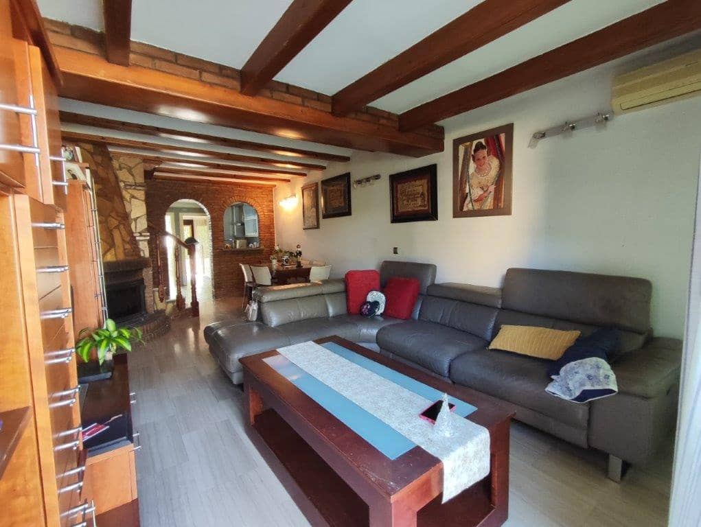 3 soveværelse Rækkehus til salg i Denia med swimmingpool - € 270.000 (Ref: 9764886)