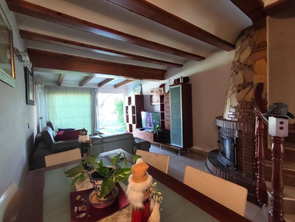 3 soveværelse Rækkehus til salg i Denia med swimmingpool - € 270.000 (Ref: 9764886)