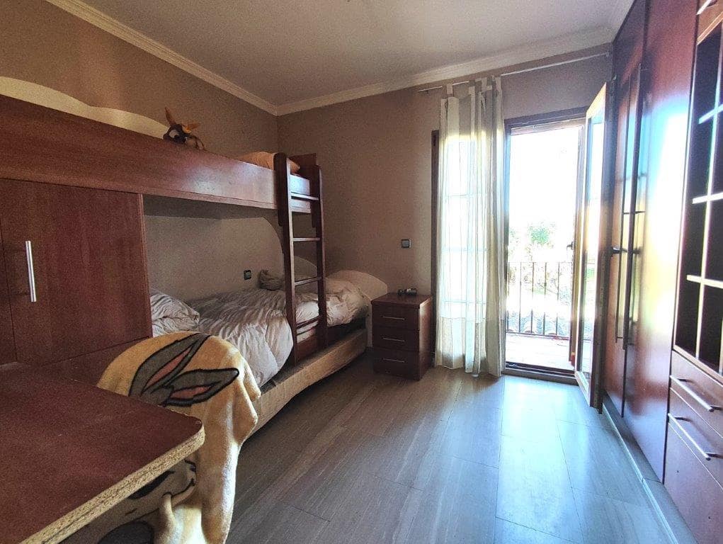 3 soveværelse Rækkehus til salg i Denia med swimmingpool - € 270.000 (Ref: 9764886)