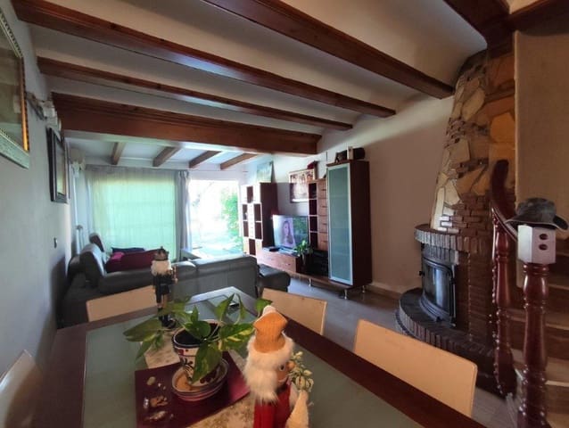 3 soveværelse Rækkehus til salg i Dénia med swimmingpool - € 270.000 (Ref: 9764886)