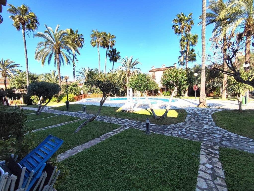 3 soveværelse Rækkehus til salg i Denia med swimmingpool - € 270.000 (Ref: 9764886)