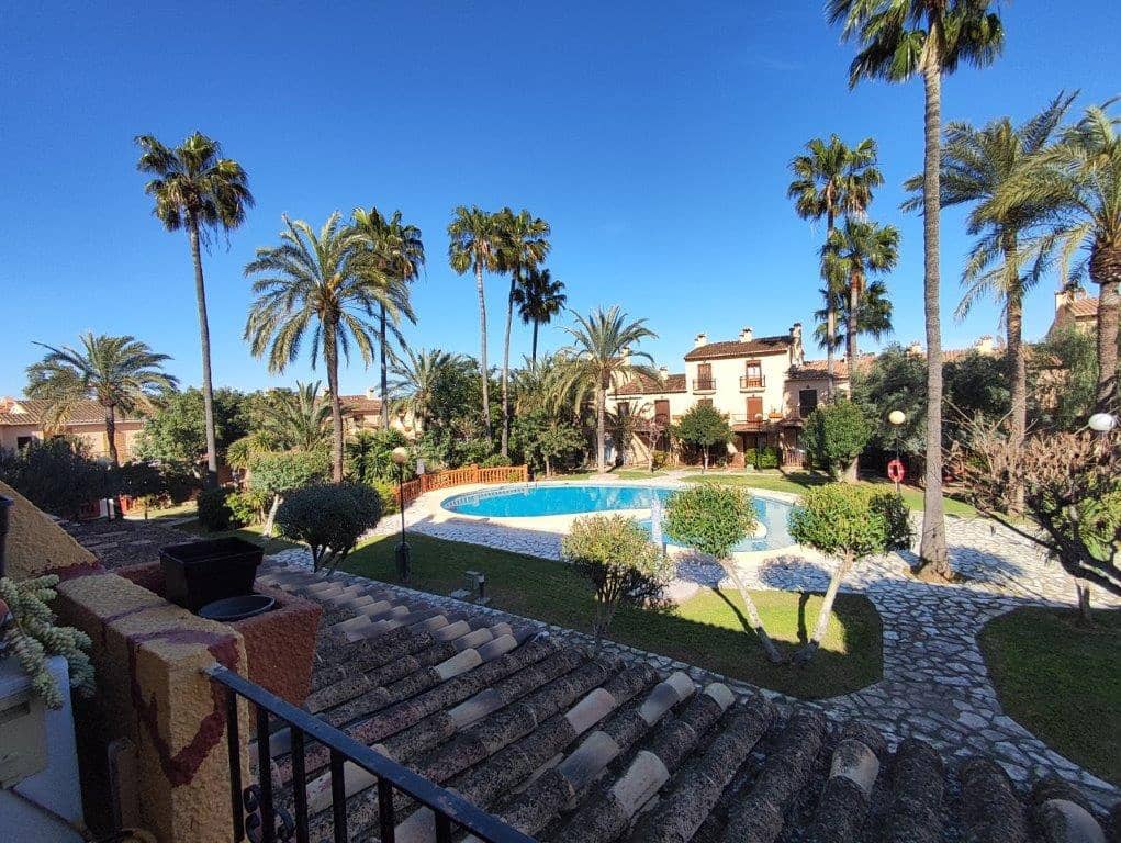 3 soveværelse Rækkehus til salg i Denia med swimmingpool - € 270.000 (Ref: 9764886)