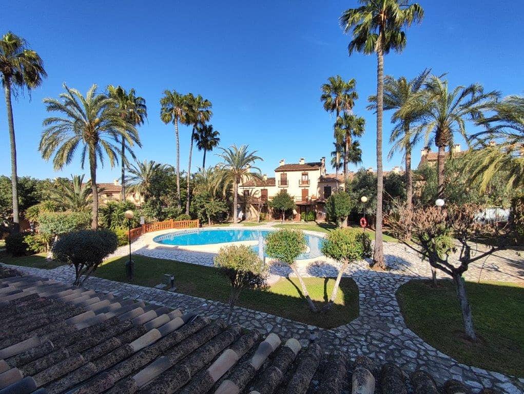 3 soveværelse Rækkehus til salg i Denia med swimmingpool - € 270.000 (Ref: 9764886)