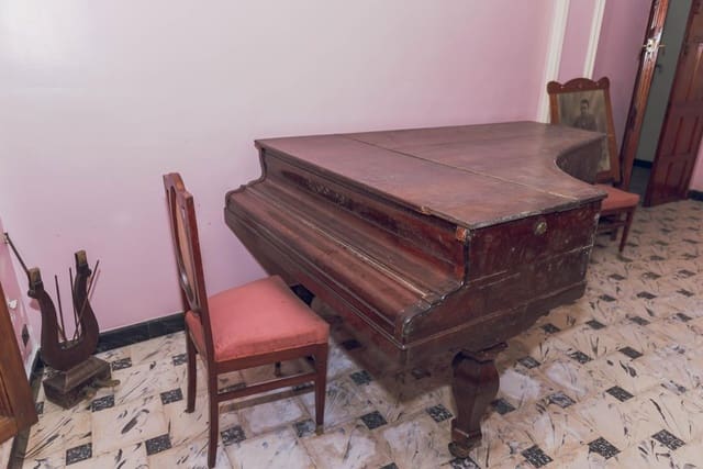 9 makuuhuone Omakotitalo myytävänä paikassa Pego - 320 000 € (Ref: 9798027)