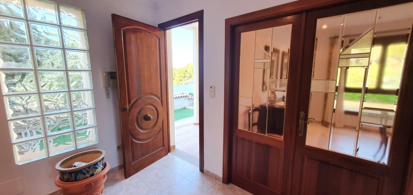 4 bedroom Villa for sale in Oliva - € 620,000 (Ref: 9798030)