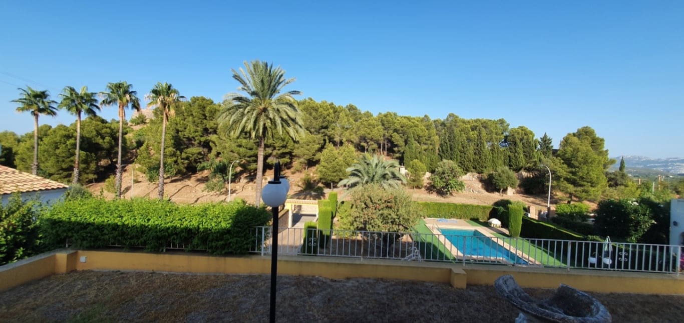 4 bedroom Villa for sale in Oliva - € 620,000 (Ref: 9798030)