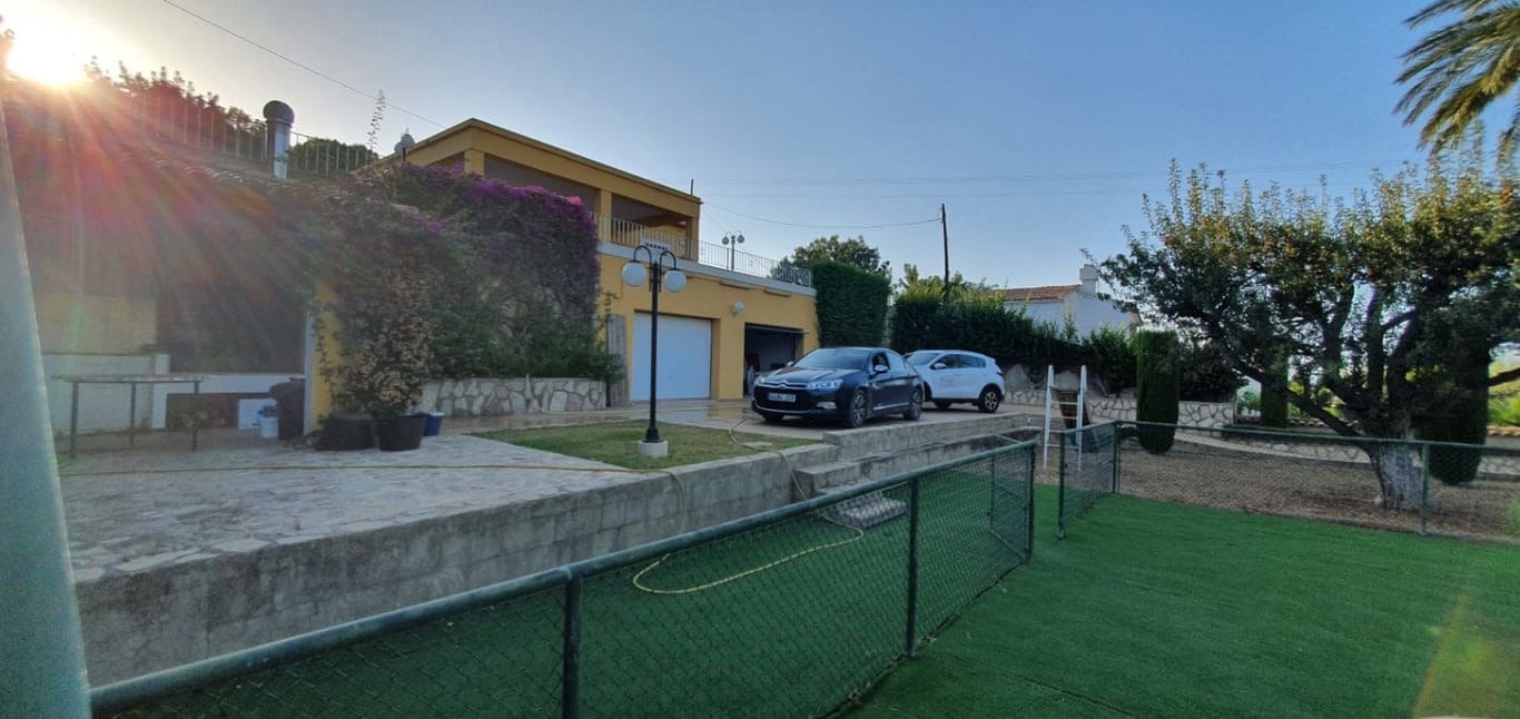 4 bedroom Villa for sale in Oliva - € 620,000 (Ref: 9798030)