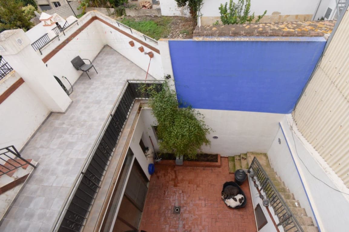 6 bedroom Townhouse for sale in Pedreguer with garage - € 340,000 (Ref: 9798044)