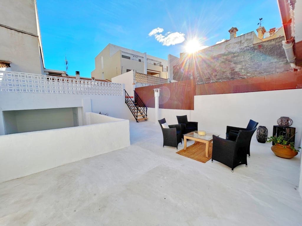 4 bedroom Townhouse for sale in Ondara - € 348,000 (Ref: 9814110)