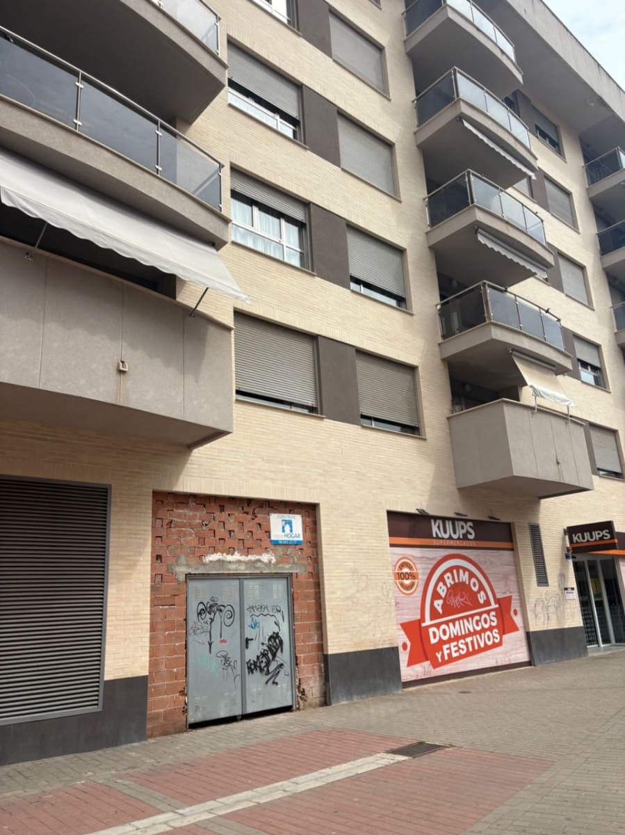 Commercial for rent in Denia - € 900 (Ref: 9823257)