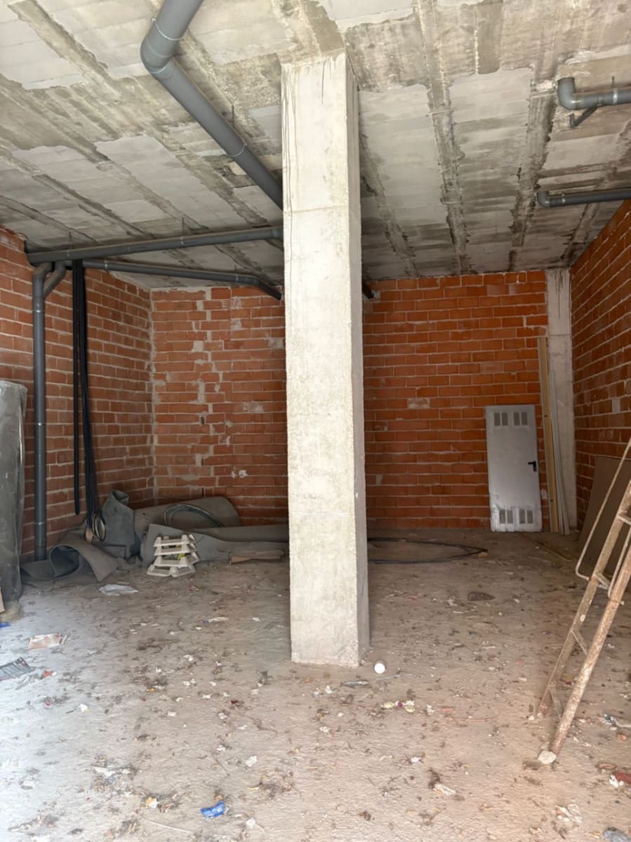 Commercial for rent in Denia - € 900 (Ref: 9823257)