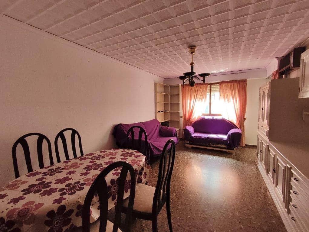 Piso de 3 habitaciones en Dénia en venta - 220.000 € (Ref: 9834830)