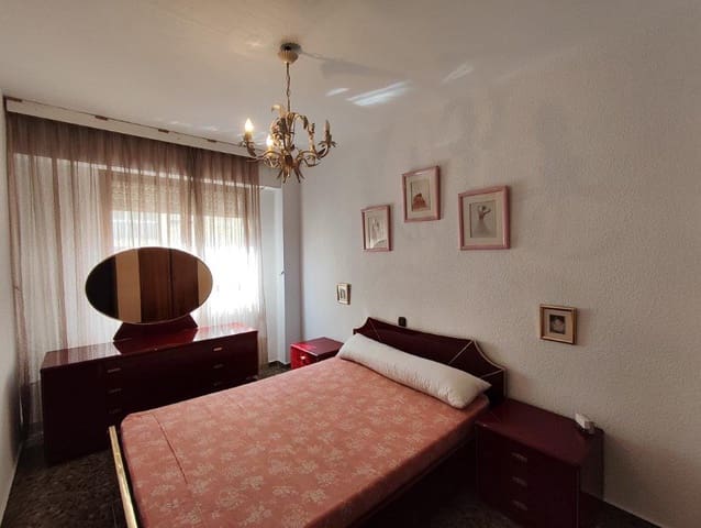 Piso de 3 habitaciones en Dénia en venta - 220.000 € (Ref: 9834830)