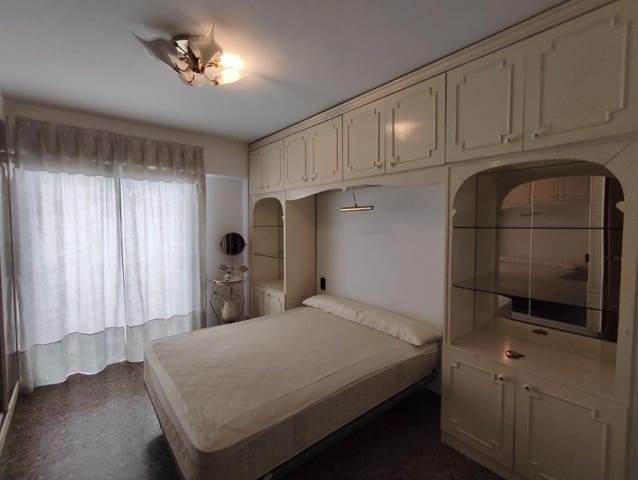 Piso de 3 habitaciones en Dénia en venta - 220.000 € (Ref: 9834830)